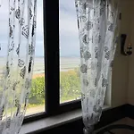 Sea View Escape Apartament *