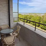 Sea View Escape Apartament